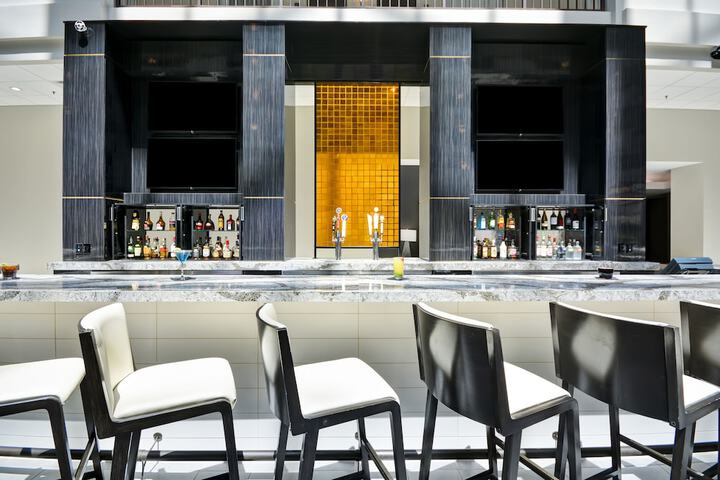 Lounge 61 of 66