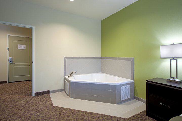 Room 6 of 39