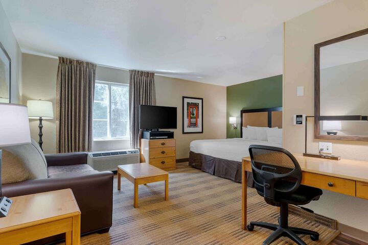 Room 21 of 27
