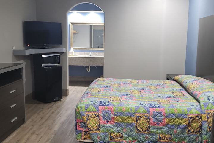 Room 7 of 17