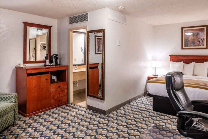 Room 19 of 28