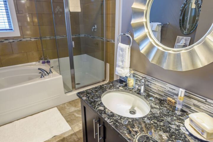 Brookside Inn Boutique Hotel