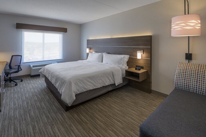 Holiday Inn Express & Suites North Bay by IHG