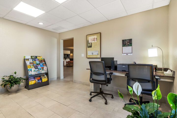 Business Center 39 of 39
