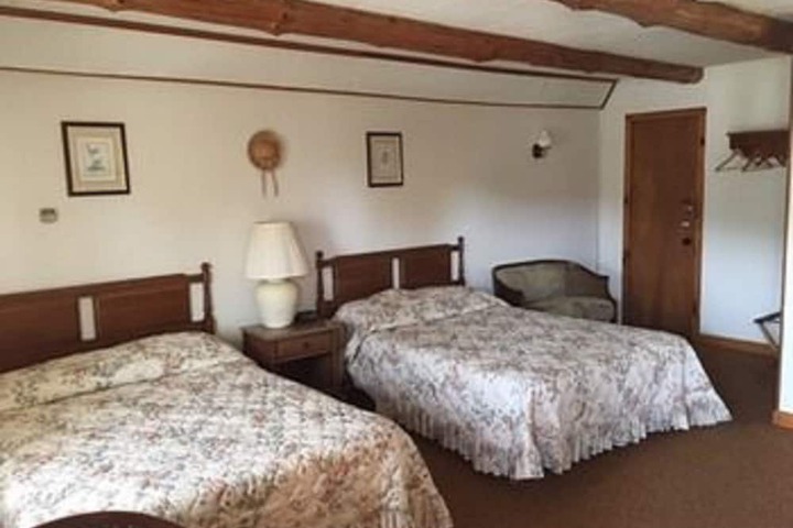 Room 12 of 19