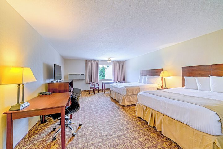 Town and Country Inn & Resort