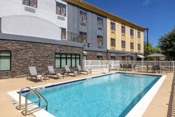 Pool 5 of 29