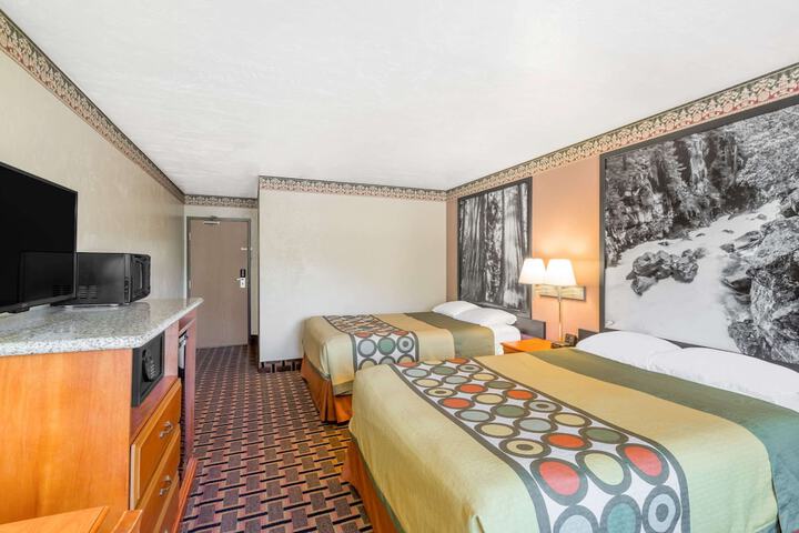 Room 15 of 15
