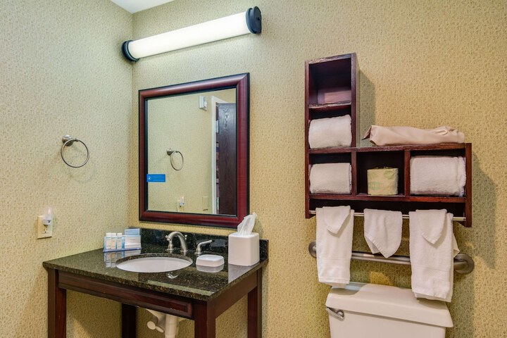 Room 27 of 35