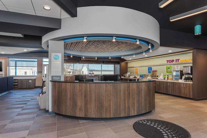 Tru by Hilton Janesville