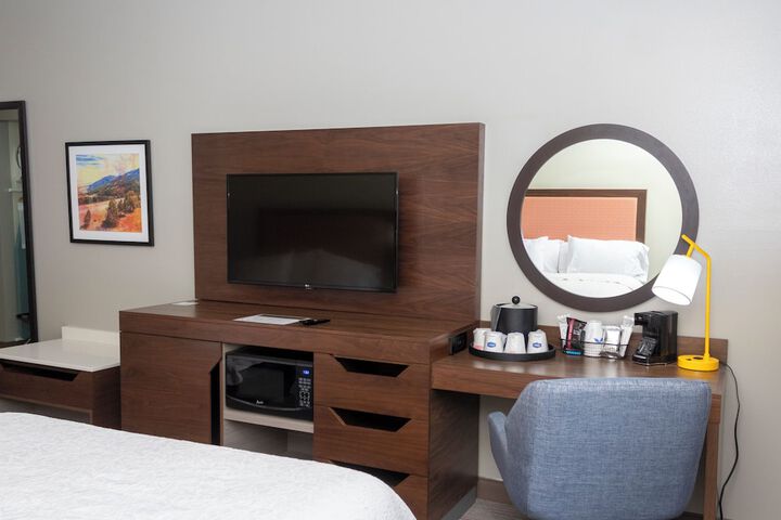 Hampton Inn & Suites Riverton