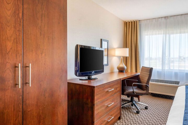 Room 10 of 38