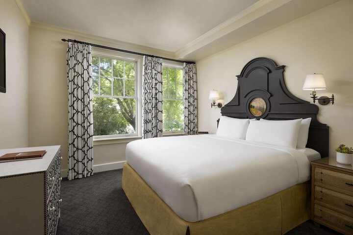 Room 30 of 172