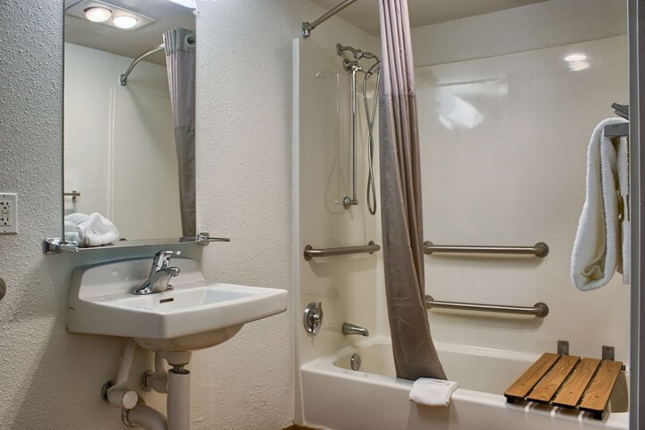 Room 13 of 17