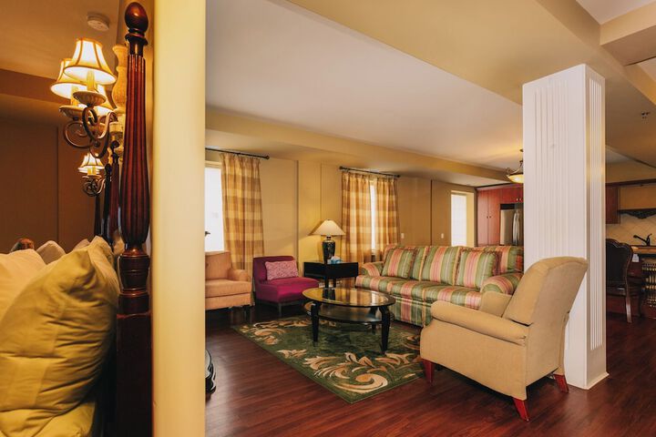 Grant Hall Hotel