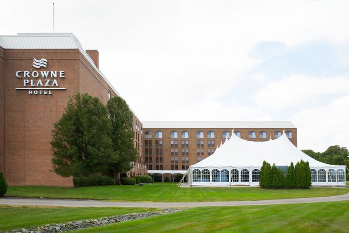Crowne Plaza Providence-Warwick Airport by IHG