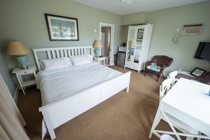 Room 6 of 17