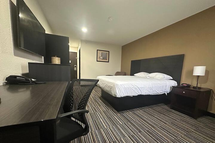 Baymont by Wyndham Bridgeton St. Louis