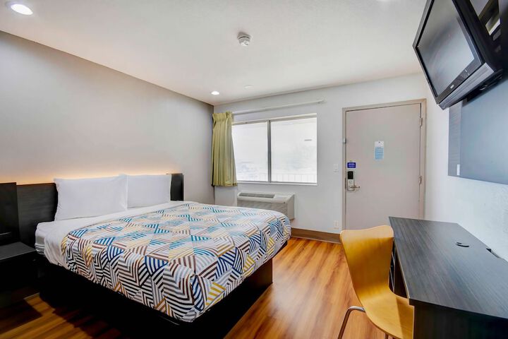 Room 19 of 29