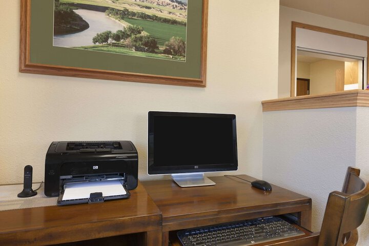 Business Center 14 of 14