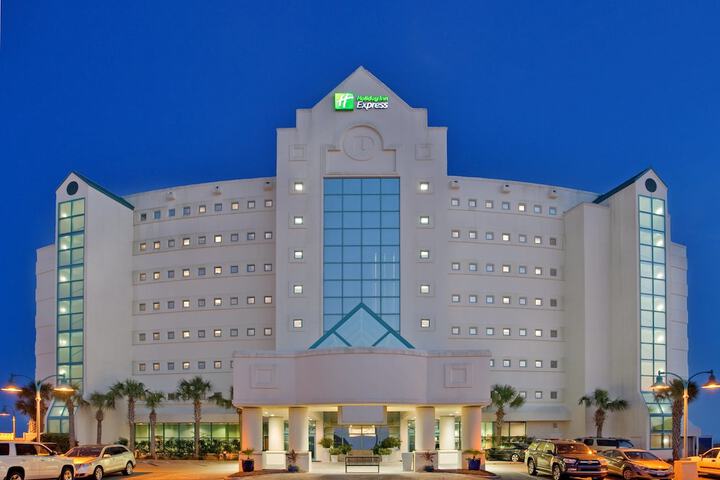 Hotel 4 of 99