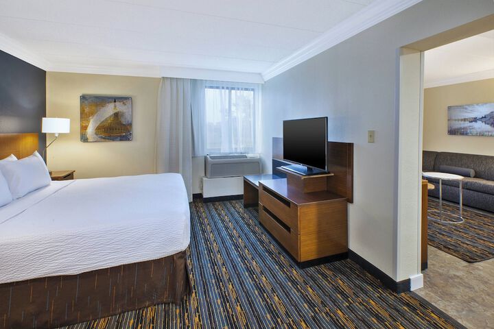 Room 15 of 22