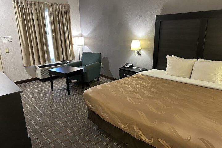 Room 28 of 40