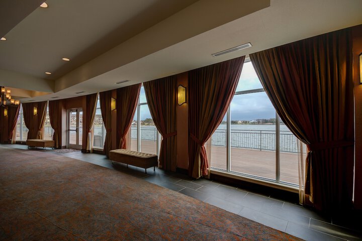 Ballroom/Hall 49 of 56