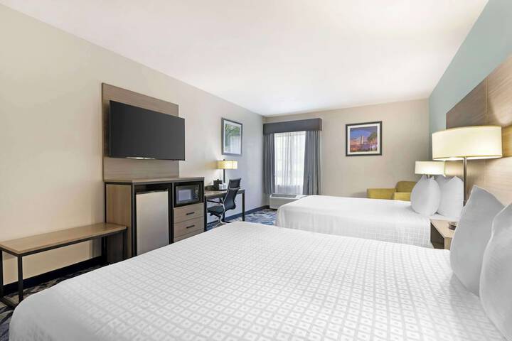 Room 17 of 41