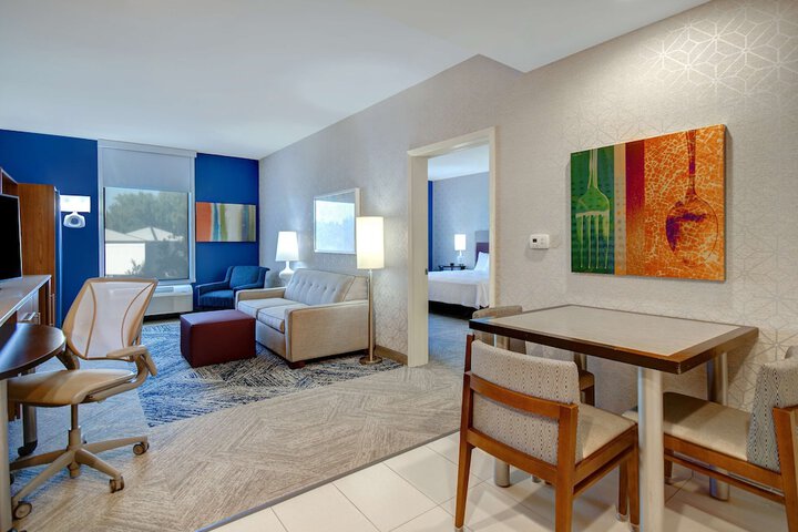 Room 32 of 50