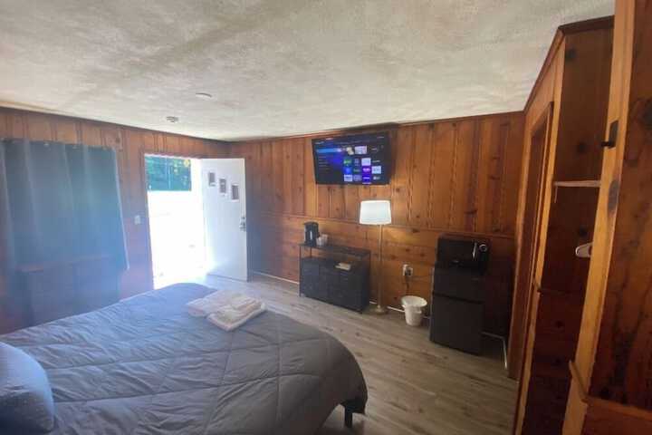 Room 13 of 22