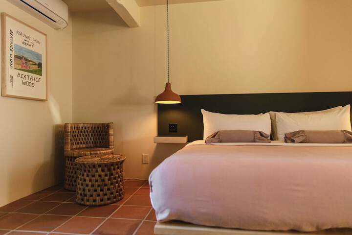 Room 10 of 24