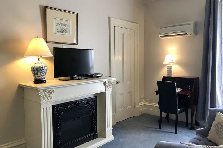 Room 25 of 74