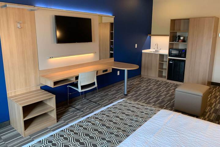 Room 8 of 30