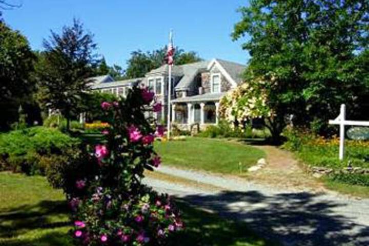 Honeysuckle Hill