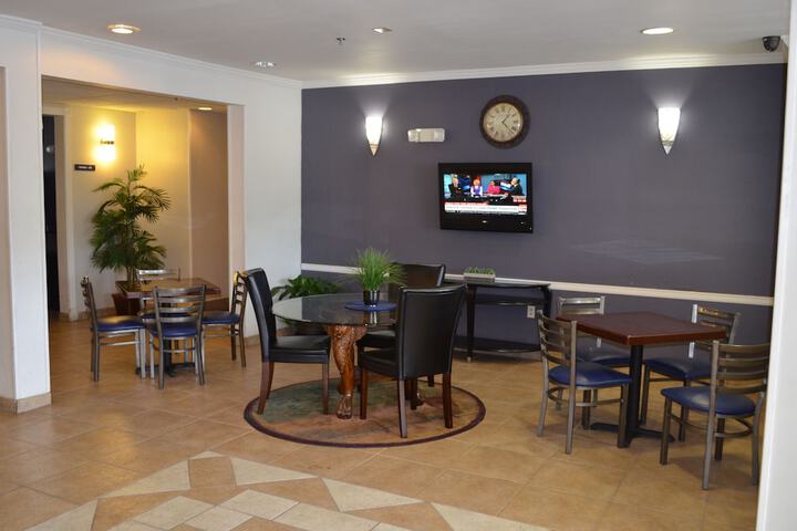 Stay Express Inn & Suites Atlanta