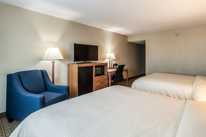 Room 33 of 62
