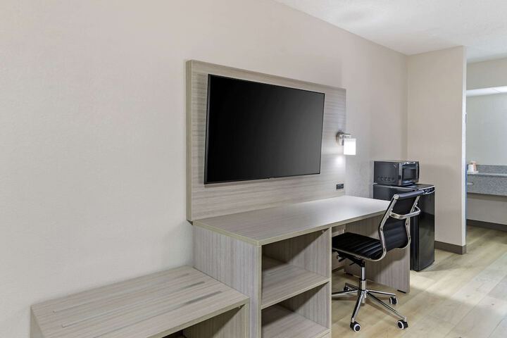Room 20 of 29