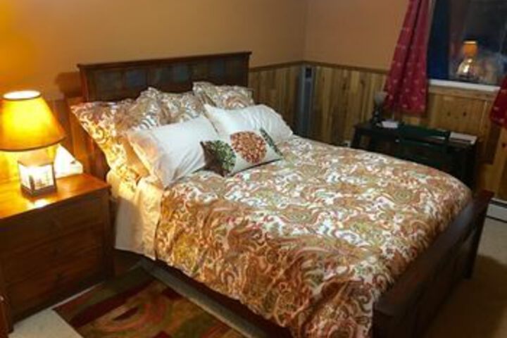 Fairbanks Moose Manor B & B
