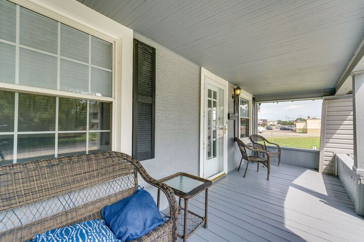 Pet-friendly Home w / Yard Near Downtown Royal Oak
