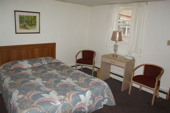 Room 37 of 83