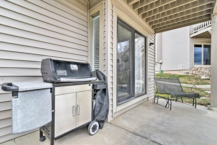 Luxe Fraser Condo: Community Pool and Hot Tub Open