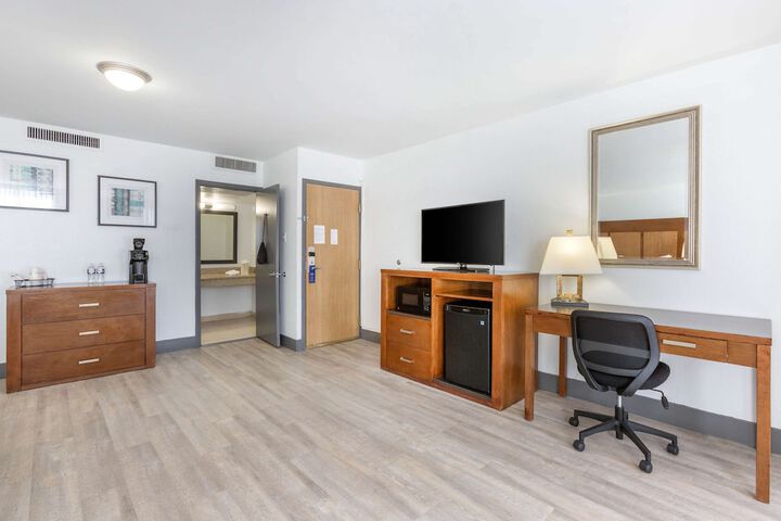 Room 22 of 36