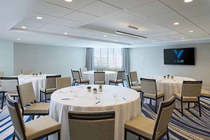 VEA Newport Beach a Marriott Resort & Spa