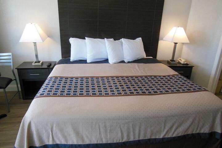 Room 32 of 42