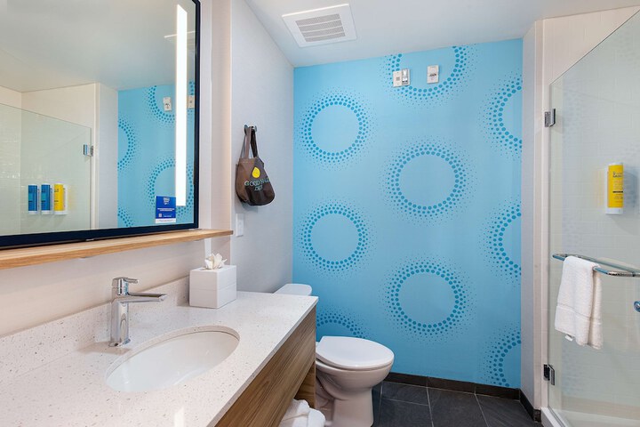 Room 32 of 45