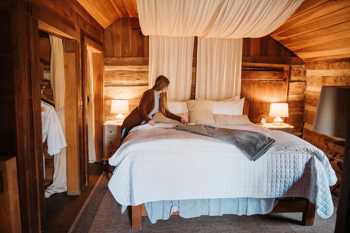 The Mast Farm Inn