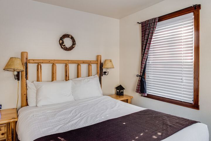 Franciscan Lakeside Lodge