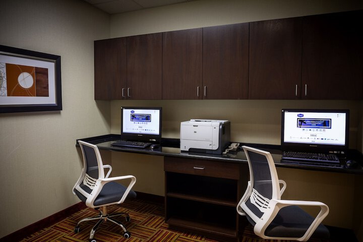 Business Center 70 of 70