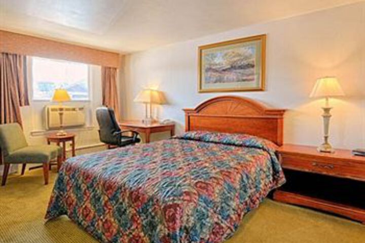 Econo Lodge Central